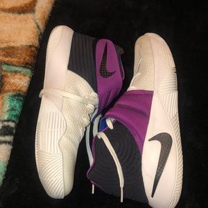 Nike kyrie 2’s